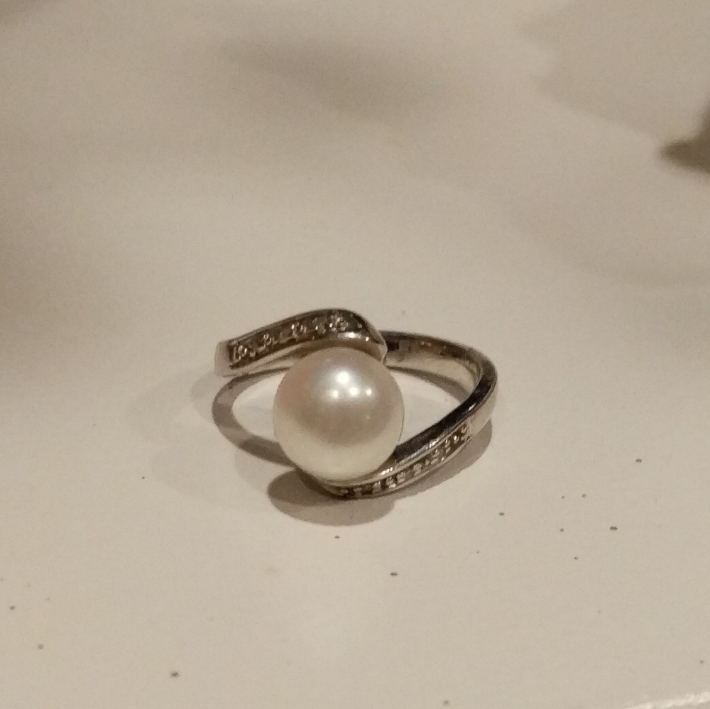 Sterling Silver Pearl Ring